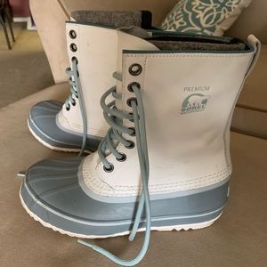 Sorel waterproof winter boots
